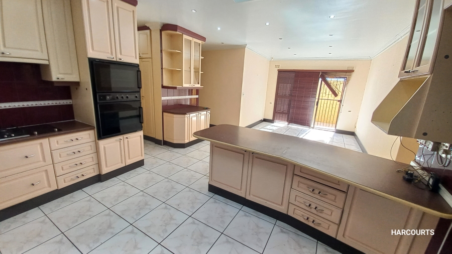 To Let 4 Bedroom Property for Rent in Gatesville Western Cape
